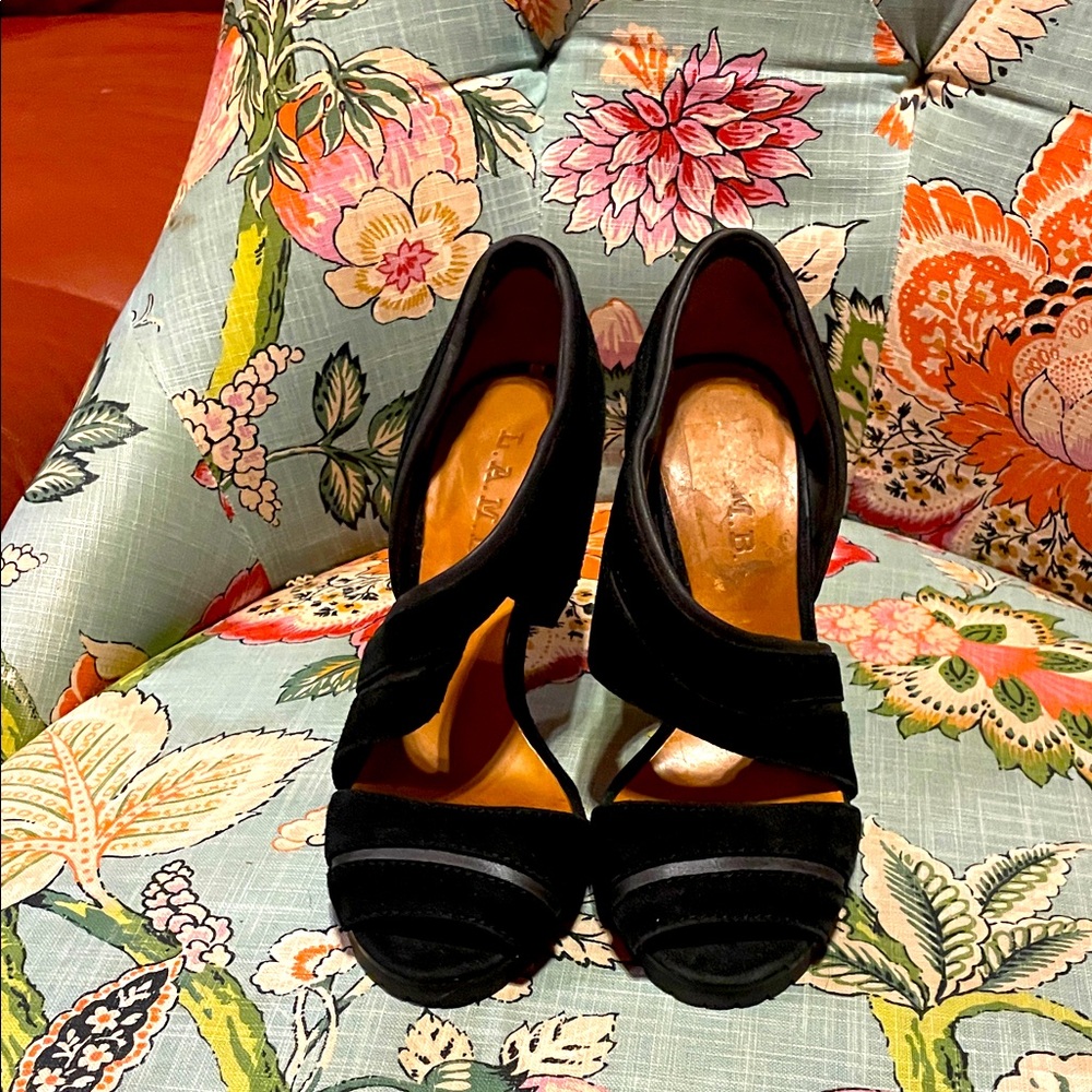 L.A.M.B. Elegant Black Women's Shoes, Size 6M